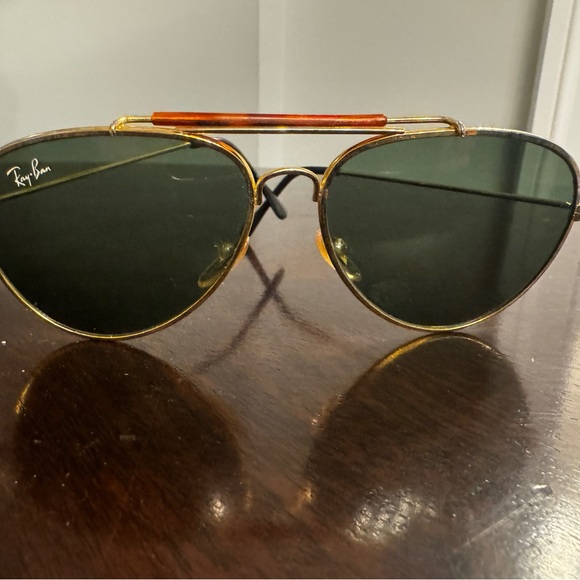 Vintage Ray-Ban Gold frame Aviator Sunglasses shooter with dk green Lens
